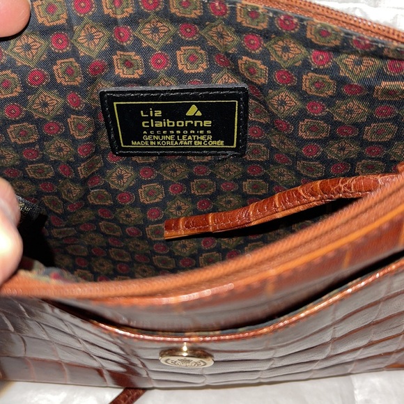 Liz Claiborne woman’s genuine leather brown crossbody bag - Picture 4 of 8
